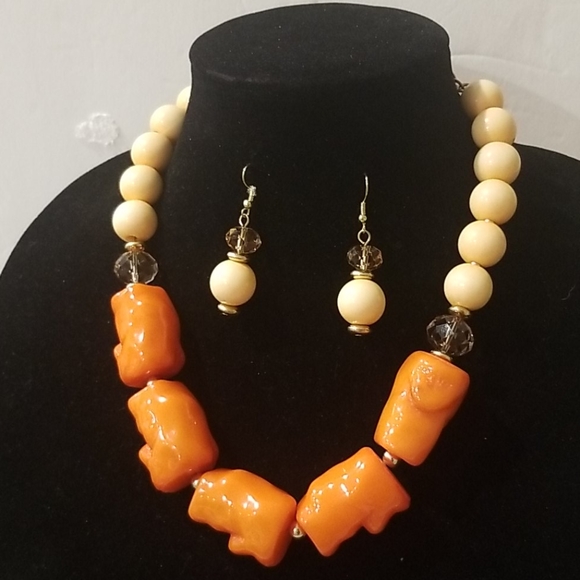 BOHO ALABASTER Faux Chunky Necklace Earring Set - Picture 1 of 6